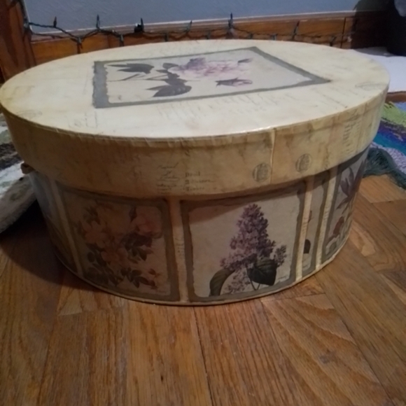 Vintage Tri-Coastal Designs Hat Box. - Picture 10 of 10